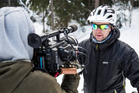 KAPTEIN KIPPERNES: Programleder Kristoffer Kippernes greier ut om temaet fætbikes. Bilde: Christian Nerdrum