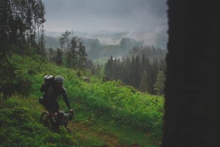 FINT: Å pakke sykkel og hengekøye er veldig bra i teorien, og ofte også i praksis.Foto: Kristoffer H. Kippernes