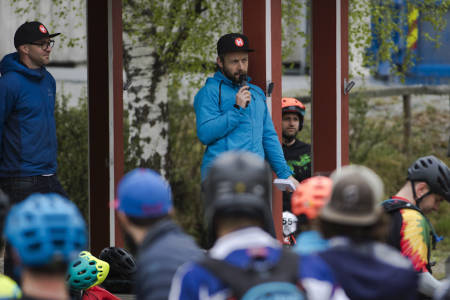 Knut Lønnqvist (til venstre) og Ove Grødal gir seg som primus motor og overordnede koordinatorer for 80/20-serien. Om ingen overtar ansvaret kan den eldste norske enduroserien bli lagt ned fra og med 2020. Foto: Per-Eivind Syvertsen