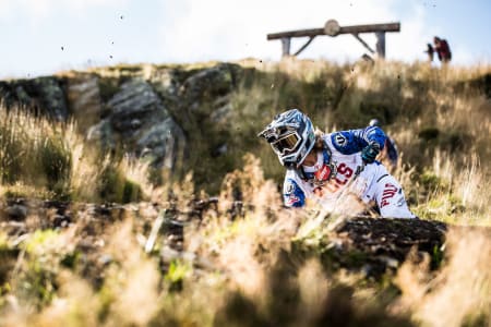 Brage Vestavik under finalen i Red Bull Hardline i Wales på søndag. Foto: Boris Beyer/Red Bull Content Pool