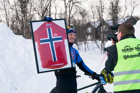 Audun Øverbye Hanssen tok NM-trøya i fatbike under lørdagens uoffisielle mesterskap på Skaidi. Foto: Rino Engdal