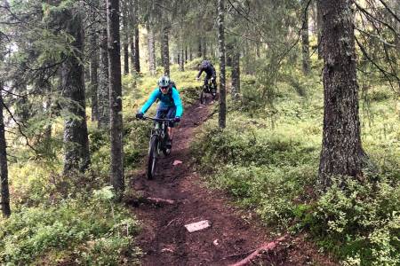 Det var liten tvil om at stiene som Alice Grindheim bygget til Oslo Enduro falt i smak hos deltakerne på helgas NOTS GTG-tur i Tryvann. Foto: Frode Kaafjeld