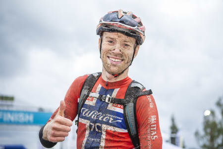 Ole Hem debuterte til 10.plass i maraton-VM i fjor, og har VM som hovedmål for årets sesong, nå som proffrytter for det italienske laget Wilier Force 7C. Men mesterskapet sykler han i landslagsdrakta. Foto: Pål Westgaard