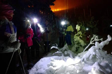 Trugeturistene til Nina Gässler får i pose og sekk: Både en flott opplevelse, og så går de opp fatbikespor for syklistene i samme slengen. Foto: Nina Gässler