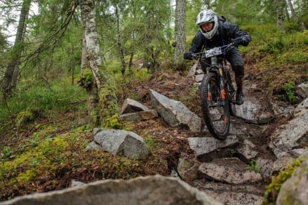 Simen Kalnæs Danielsen tok femteplass i masterklassen under Hakadal Enduro. Foto: Jon Borgersen
