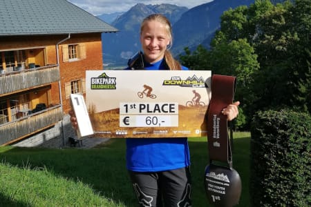 Kine Haugom vant siste runde i IXS Europacupen søndag, og tok med det også sammenlagtseieren i cupen. Foto: Stine Haugom