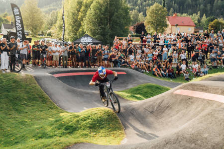 Martin Söderström under pumptrack-VM kvalifiseringsrunden i Järvsjö i Sverige i august. Foto: Emrik Jansson/Red Bull Content Pool