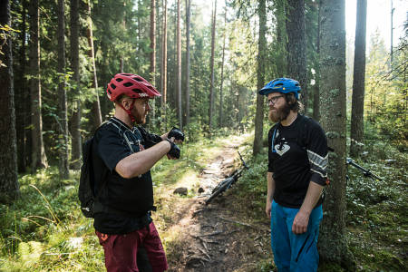 STIPRAT: Bjørn Enoksen fra NOTS og programleder Knut Myking snakker om Pioneren i denne episoden av Stipatruljen. Bilde: Vegard Breie