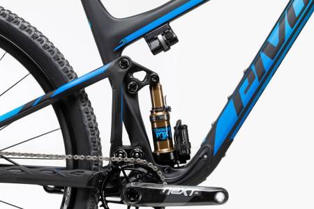 NY RITTSYrKKEL: Pivots nye Mach 4 SL har selvfølgelig DW-link-oppheng. Den kommer også i flere modeller med Fox Live valve teknologi som elektronisk justerer demperne etter terrenget. 