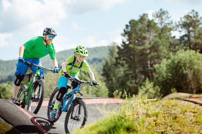 Hallingdals seks destinasjoner utvider nå samarbeidet slik at regionen totalt sett skal kunne tilby Skandinavias mest komplette stiysykkelprodukt. Foto: Paul Lockhart