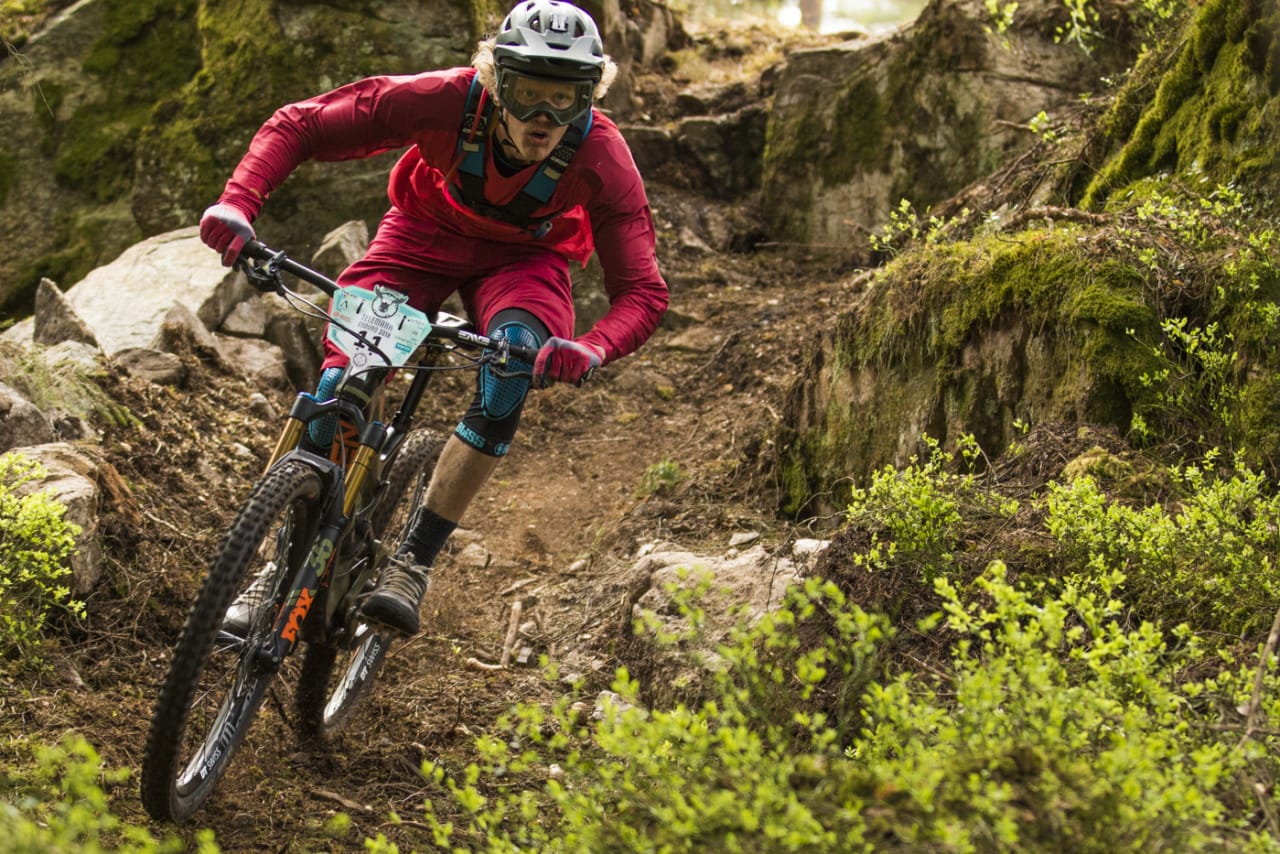 Morten Trædal underveis på Telemark Enduro 2018. For neste sesong vil arrangøren heve rittet enda et hakk. Foto: Per-Eivind Syvertsen