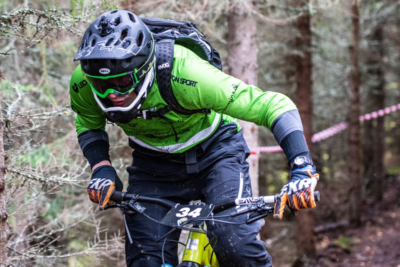Anders Røkenes vant Harstad Enduro 2018, i svært fuktige forhold. Foto: Hans Magnus Einen Larsen