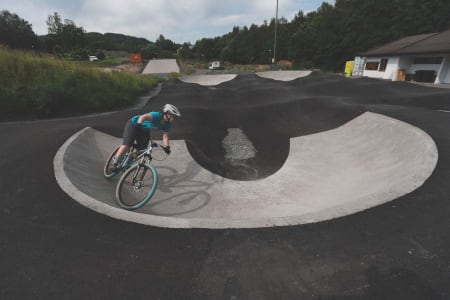 FINE DOSERINGER: Pumptracken i Bærum er bygd etter alle kunstens regler. Foto: Kristoffer H. Kippernes