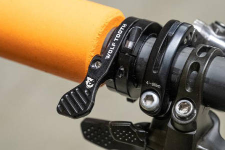 PROBLEMLØSER: ReMote BarCentric-hendelen er lagd for å løse utfordringer med mange brytere på styret. Foto: Wolftooth