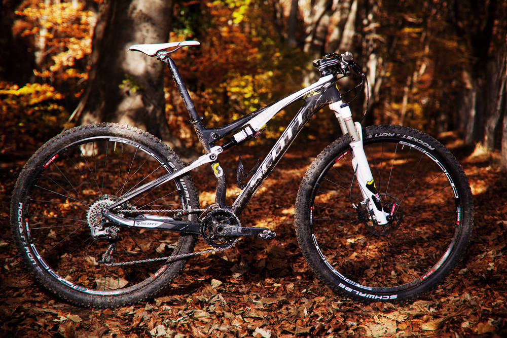 KJENT DESIGN: Scott Spark 29 RC beholder mange av de samme designelementene vi har sett fra tidligere rittsykler.