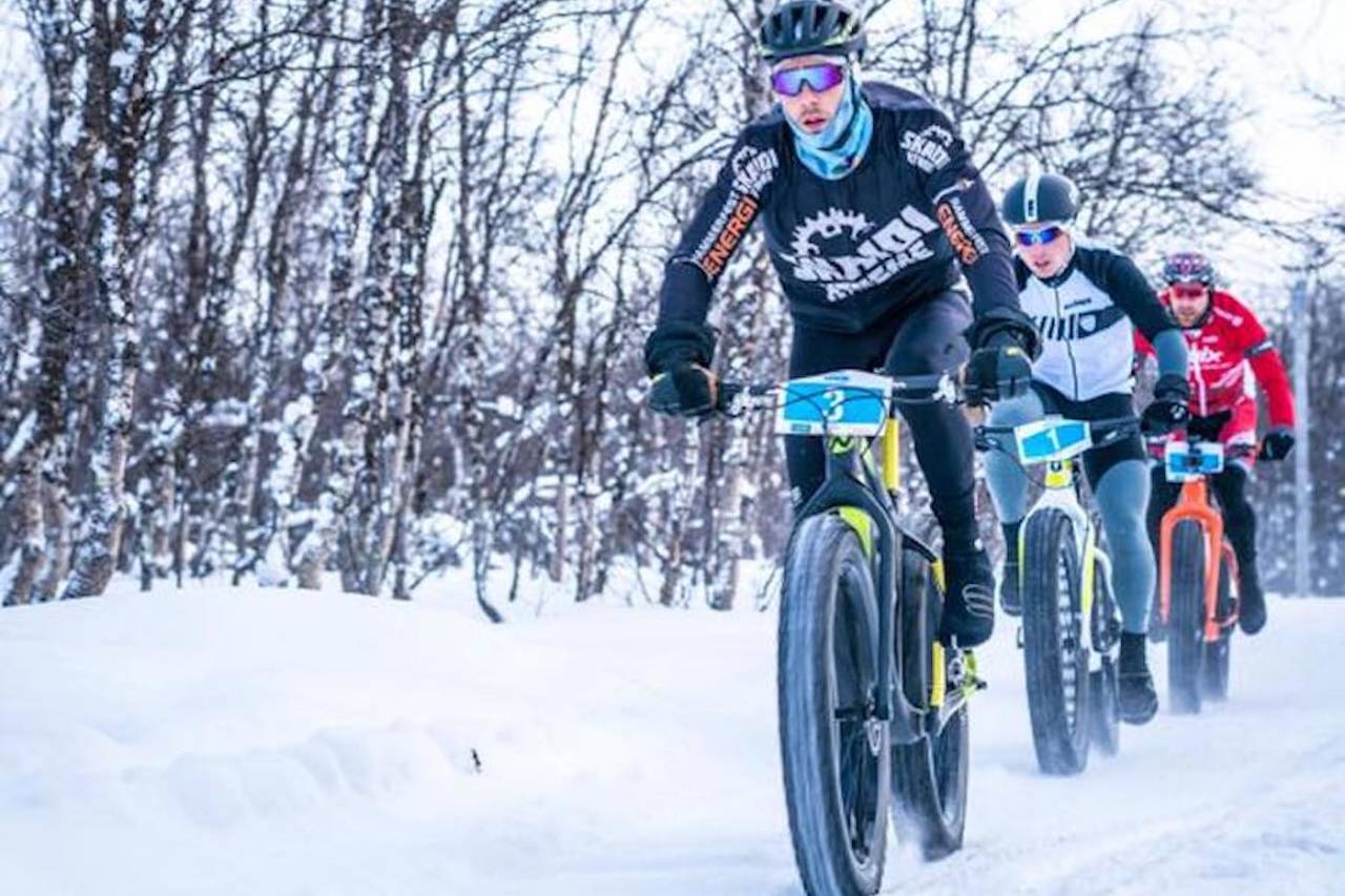 Daniel Boberg Leirbakken tok seieren i Skaidi Fatbike for fjerde gang, men det var første gang han måtte kjempe for den helt til målstreken. Foto: Rino Engdal