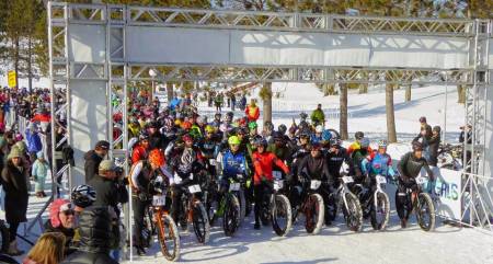 STORT: 800 deltagere hadde funnet frem tjukksyklene til Fatbike Birkie i helgen.