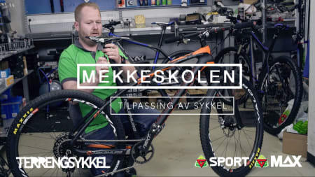 SITT GODT: Det er mange god millimeter å hente ved å justere setet frem eller tilbake.