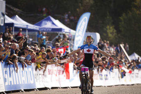 HELT FORTJENT: Ingen kunne true Catharine Pendrel på hennes ferd mot VM-gull i Hafjell på lørdag. (foto: Kristoffer H. Kippernes)