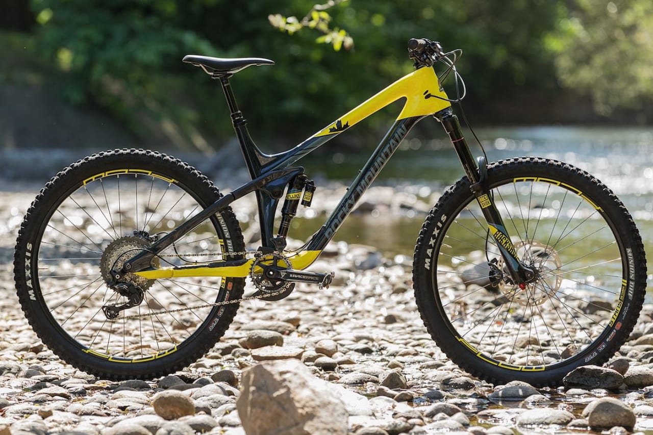 REINKARNASJON: Det er flere sykler i testen som har fått et nytt design, Rocky Mountain Slayer er en av dem. Foto: Kristoffer Kippernes