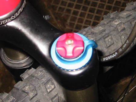 Under her: Det er på denne siden problemet ligger. Alt oppå krona må av