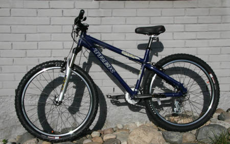 Før: Trek Jack1 med V-bremser, helt klar for oppgradering til skivebremser.
