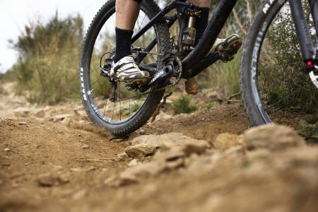 KLIKKET INN: Er du redd for å feste skoene i pedalen? Les våre tips for å overvinne frykten. Foto: Kristoffer H. Kippernes