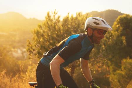 NORSK DESIGN: Sweet Dissenter er en allsidig terrengsykkelhjelm. Like fin til lange treningsturer som til stiturer i krevende terreng. Alle foto: Kristoffer H. Kippernes. 