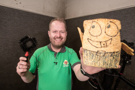 KOST OG SVAMP: Ta godt vare på sykkelen din. Da varer den lenger. Foto: Christian Nerdrum
