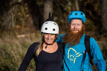 TERRENGSYKKELROOKIE: Utrolig nok klarte vi å finne en sport Hedda Berntsen ikke mestret og tok henne med på terrengsykkelkurs med Aslak Mørstad. Foto: Christian Nerdrum