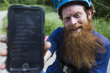 KING OF MOUNTAIN? Se hvordan det går når Aslak prøver seg på sin egen Strava-rekord. Foto: Christian Nerdrum