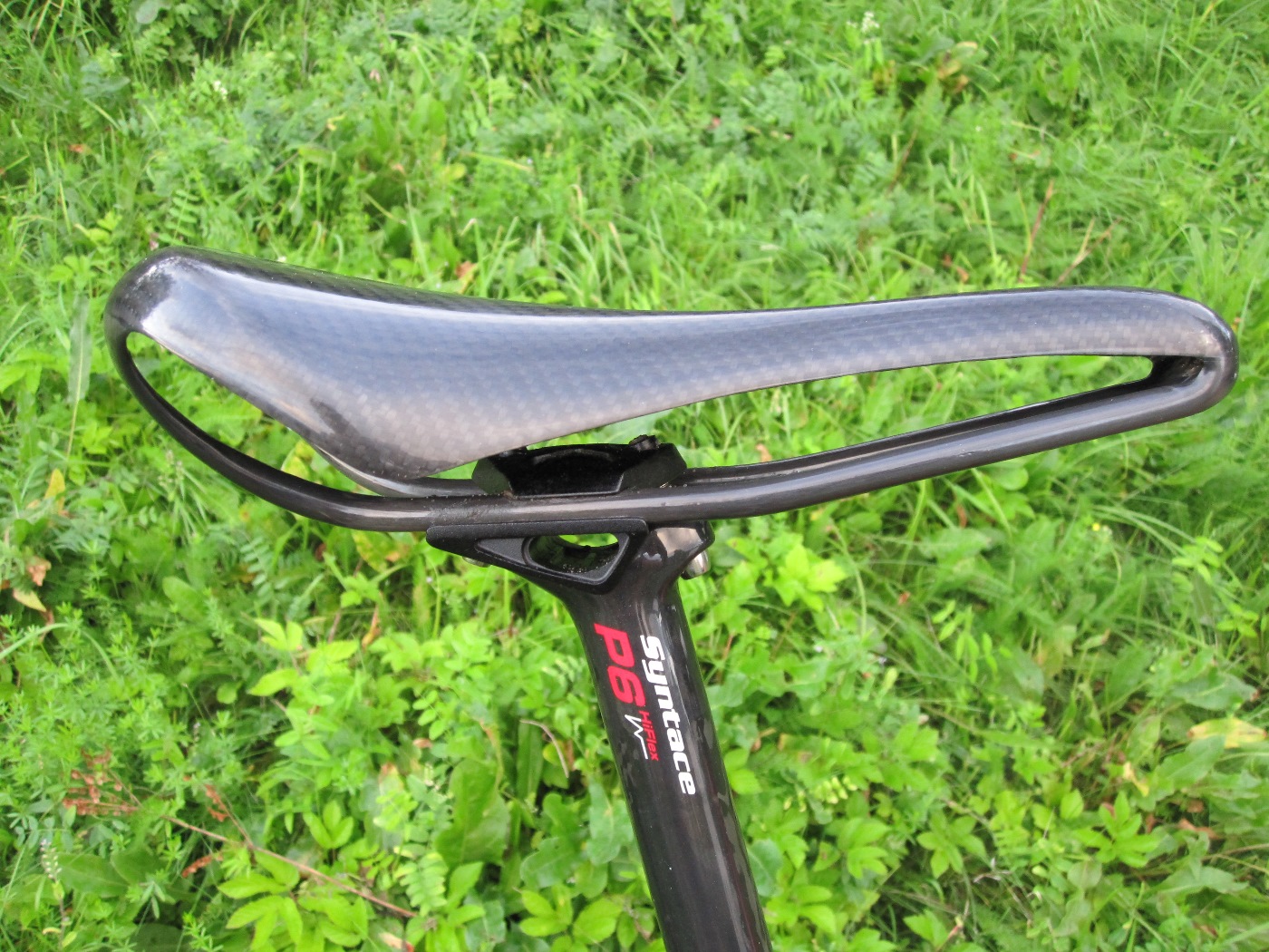 Jaeger-Liteseat og Syntace P6 HiFlex. Karbon. Komfort. Knallkombinasjon. Setet har vært i bruk gjennom hele sesongen, og testen blei avslutta med et visst ritt mellom Rena og Lillehammer.
