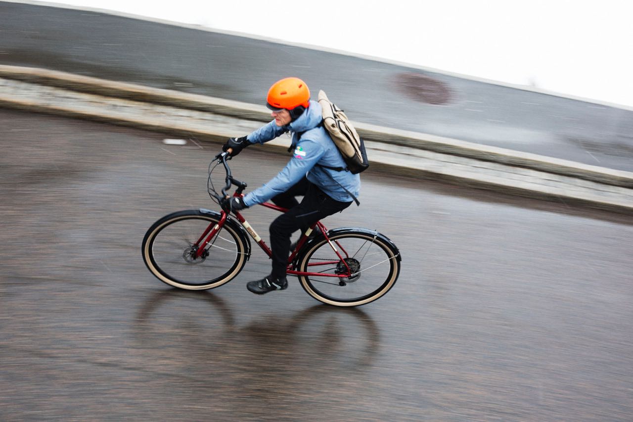 TIL OG FRA: Når du bare skal komme deg til og fra jobb er det ikke alltid terrengsykkelen er det beste alternativet. Alle foto: Kristoffer H. Kippernes